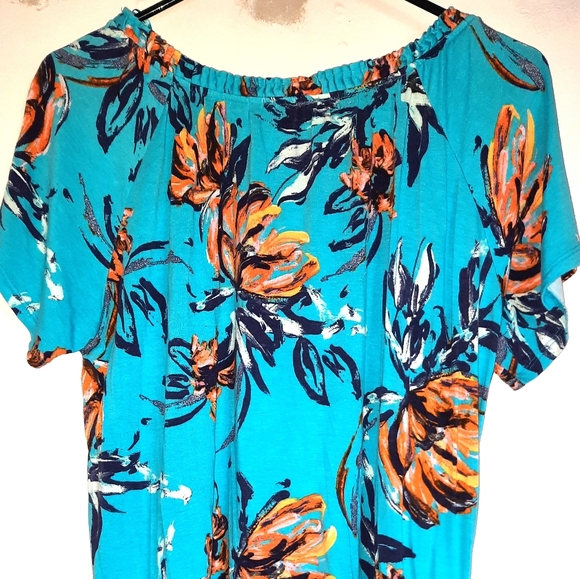 💙🏵 Jaclyn Smith Collection Women's XL Blue Floral Blouse🏵💙 - Picture 2 of 6